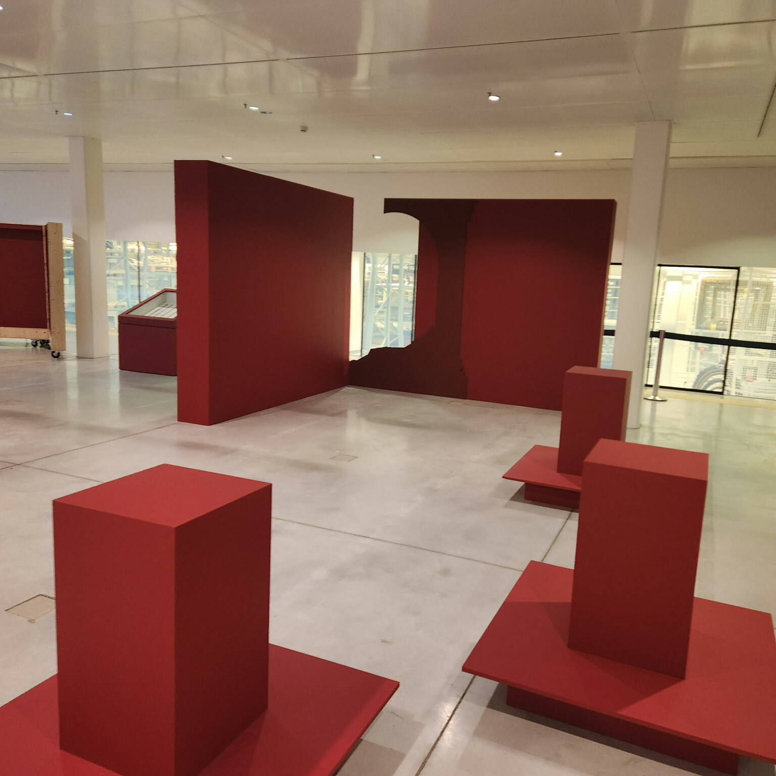 Conception mobilier exposition -Arche | Craft Décor